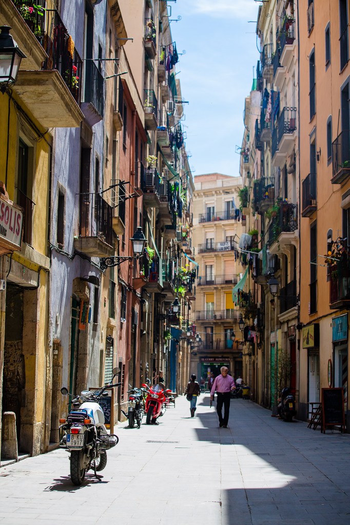 Barcelona street colourful-1