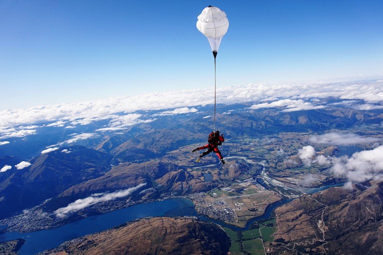 skydiving in queenstown