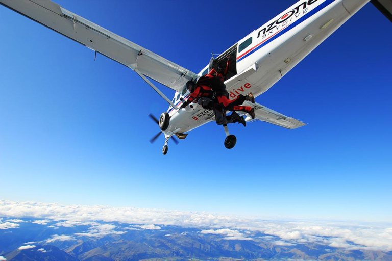 skydiving in queenstown