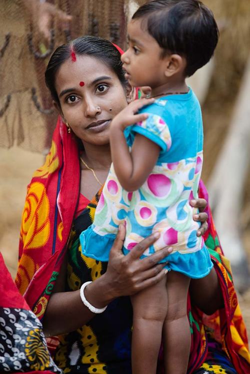 Bangladesh portrait mother and daughter