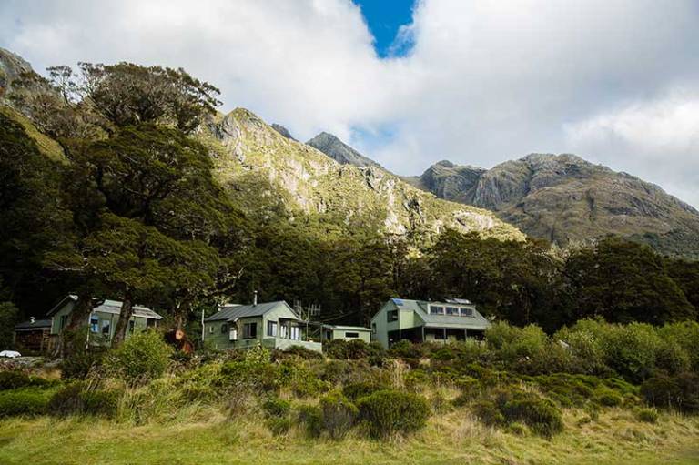 routeburn track lake mackenzie